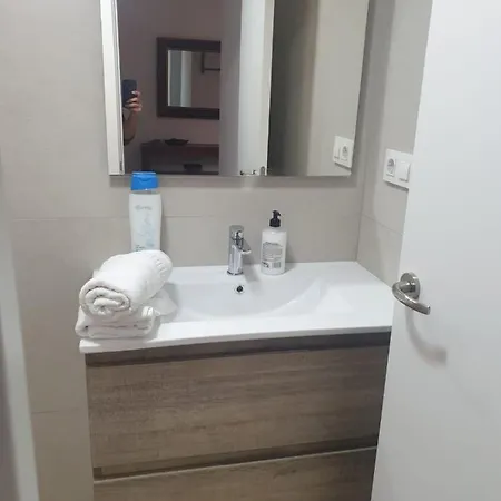 Fantastico Apto Frente Al Puerto De Fuengirola... *