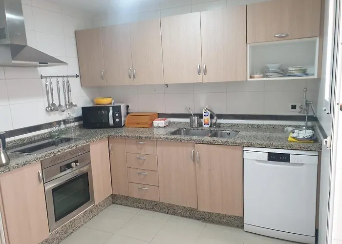 Fantastico Apto Frente Al Puerto De Fuengirola... * フエンヒロラ